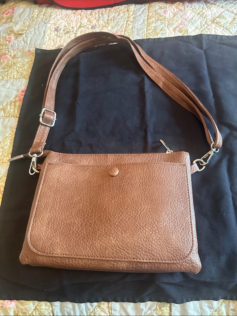 Faux leather brown crossbody bag